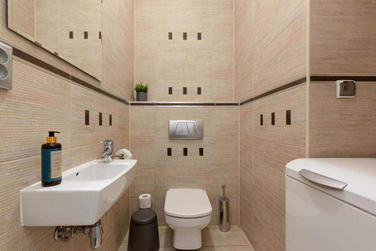 Residence On Wspolna Str. Apartment Warsaw By Renters Exterior photo
