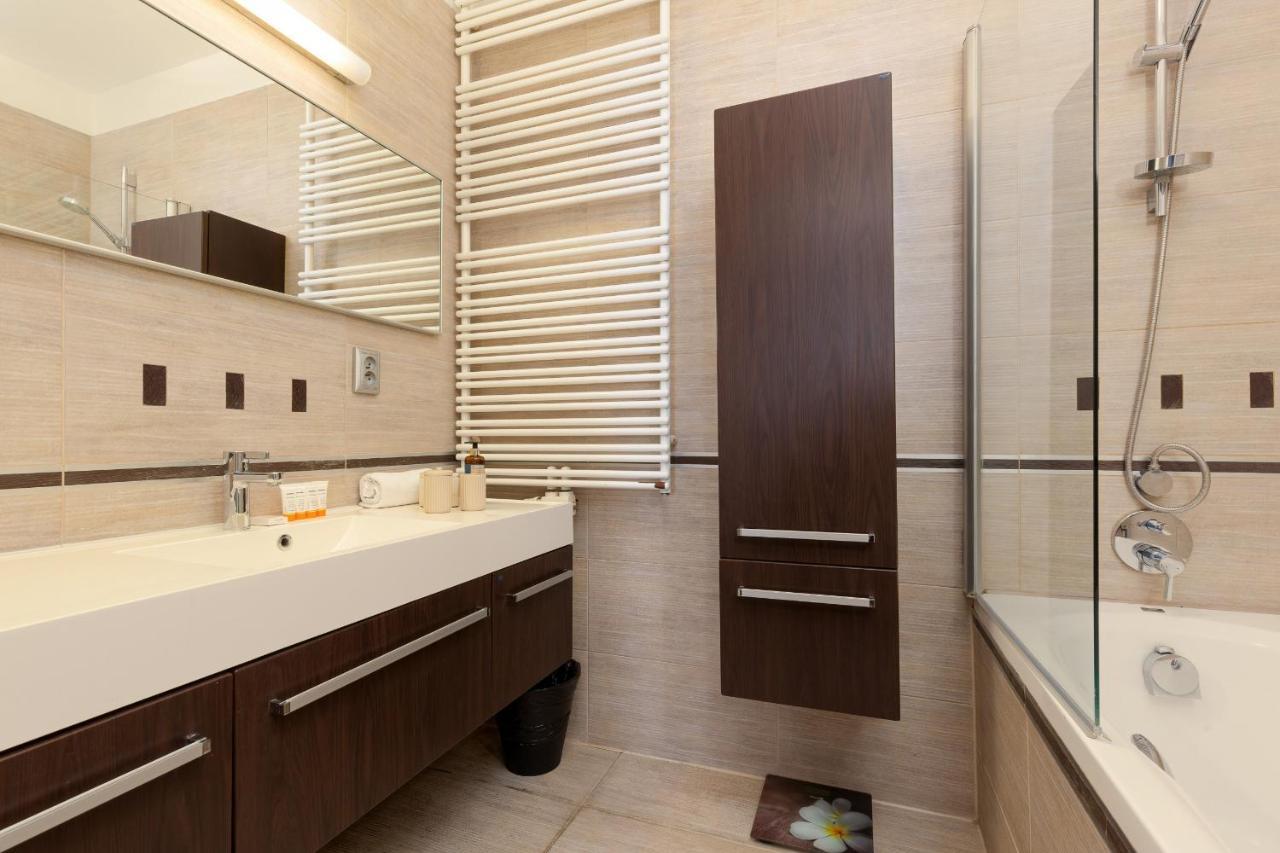 Residence On Wspolna Str. Apartment Warsaw By Renters Exterior photo